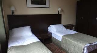 Гостиница Нарва Кингисепп Двухместный номер эконом-класса с 1 кроватью или 2 отдельными кроватями и общей ванной комнатой-5